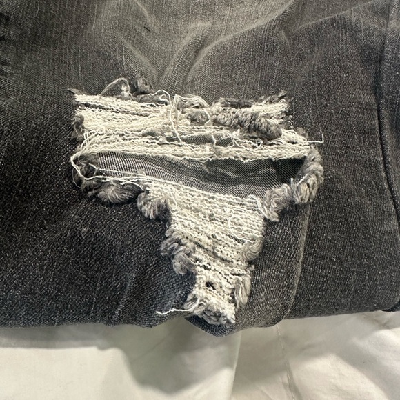 SHEIN Distressed Black Boyfriend Jeans - Picture 4 of 5